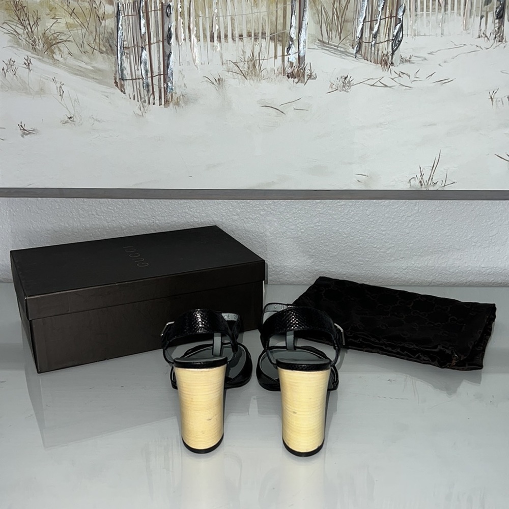 Gucci Black and Cream Sandals - Picture 6 of 9